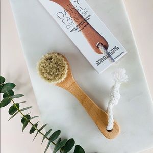 🔴mix and match 2 for $10🔴 ‘Daily Concepts’ Daily Facial Dry Brush